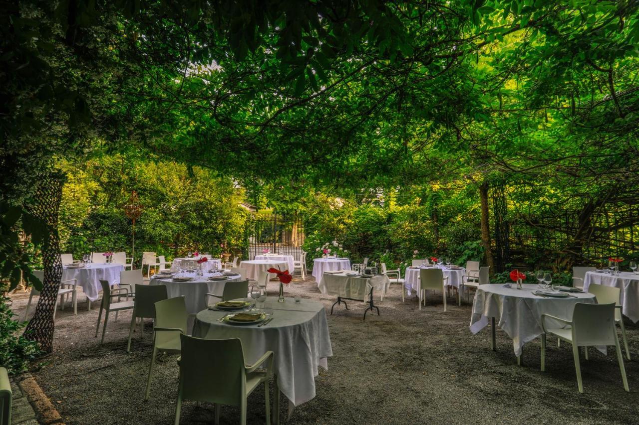 Albergo Ristorante Madonnina Cantello Екстер'єр фото